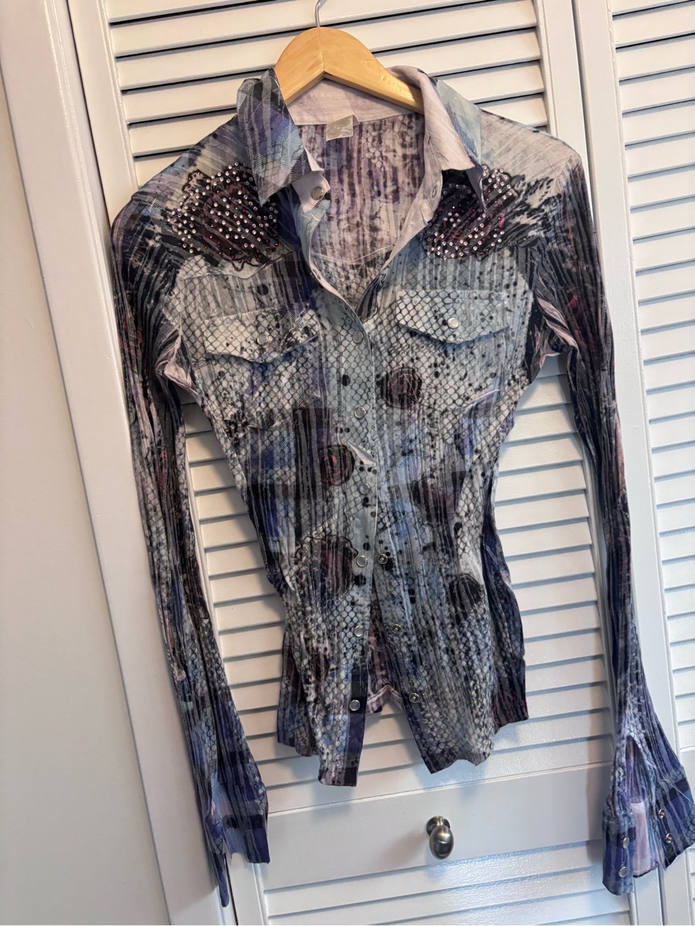 Guess Women's Multicolor Printed Button-Down Shirt with Studded Shoulders